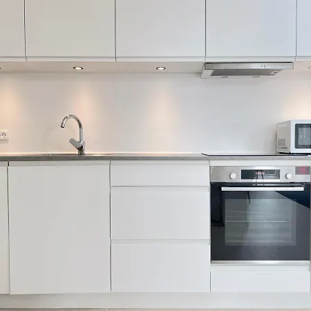 Spacious Modern 3 Bedroom With Balcony Located In The Charming Harbour City, Gilleleje, Διαμέρισμα *